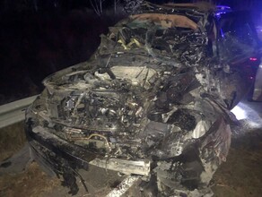 На трассе в Амурской области джип на полном ходу врезался в стоящий на обочине грузовик водитель не выжил