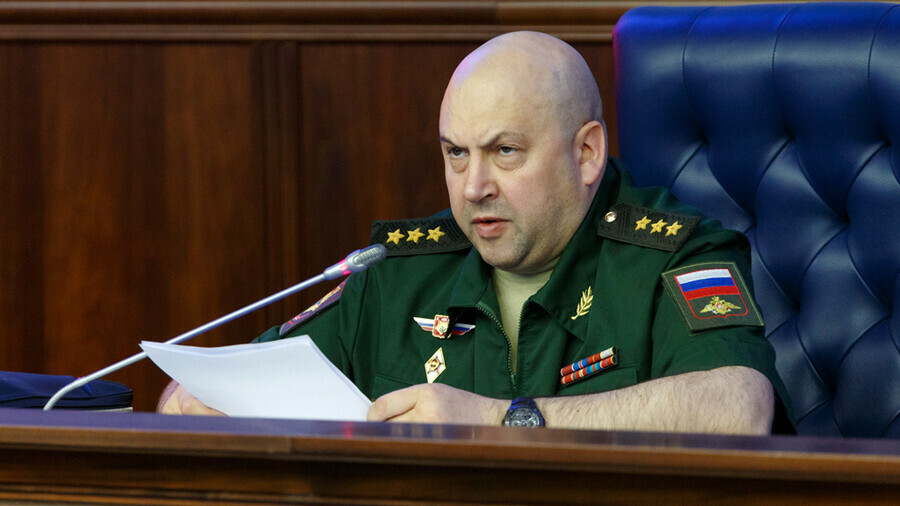 Накануне Совбеза генерал Суровикин не исключил принятия непростых решений На Херсонщине объявлена эвакуация
