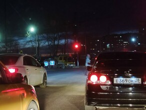 На въезде в микрорайон образовались большие пробки на Игнатьевском шоссе  Мухина временно ограничили движение