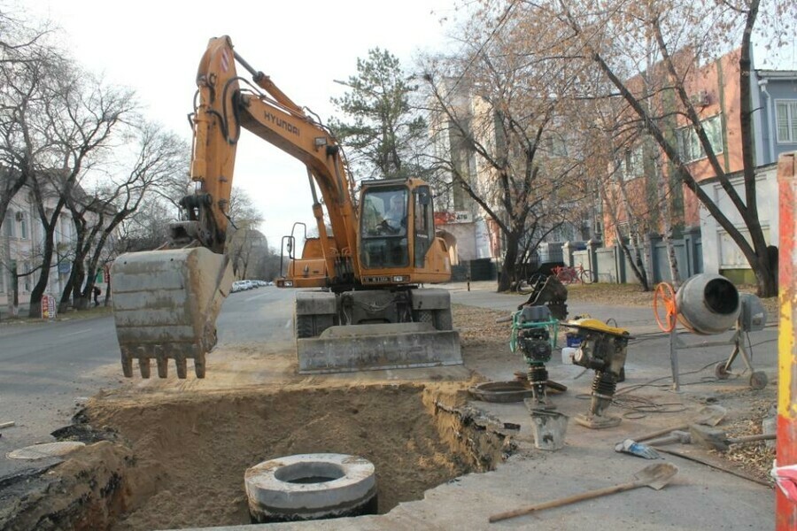 В центре Благовещенска АКС завершают замену изношенных сетей