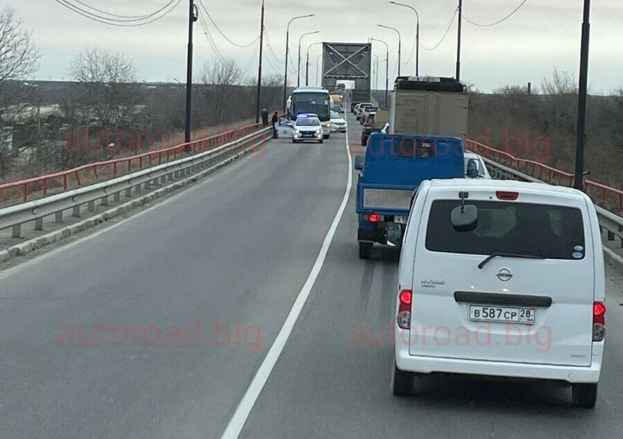Очередное ДТП на мосту через Зею въезд и выезд из Благовещенска сковала пробка