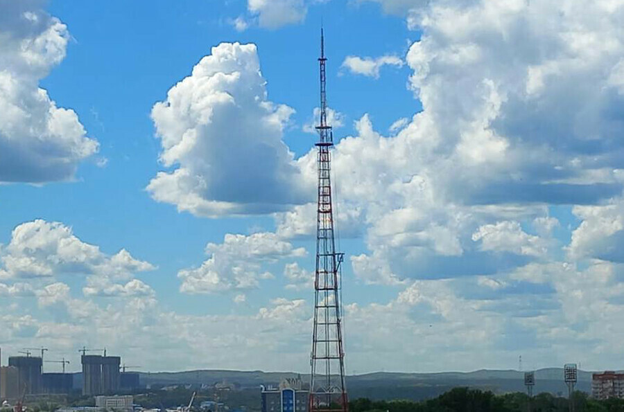 Благовещенцы не смогут смотреть ТВ на телебашне будут монтировать подсветку