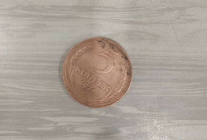 При реставрации в Благовещенском педуниверситете нашли почти 100летнюю монету 