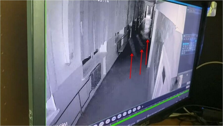 В сельской школе Амурской области видеокамера увидела призраков со старинного кладбища видео