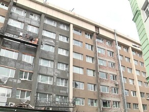 В Благовещенске одну из центральных гостиниц красят в новый цвет