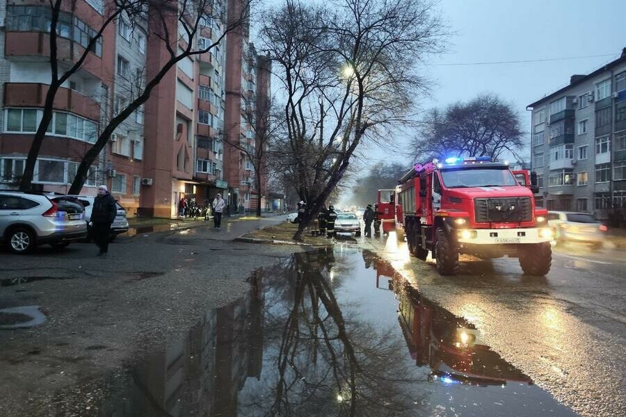 В центре Благовещенска заметили скопление пожарных машин