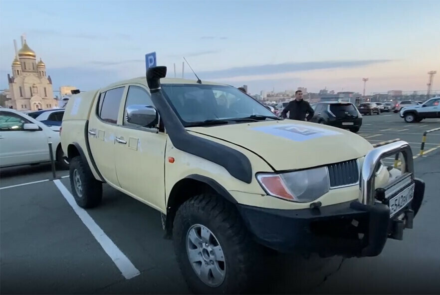 Многодетная семья из Владивостока передала в зону СВО бронированный внедорожник видео