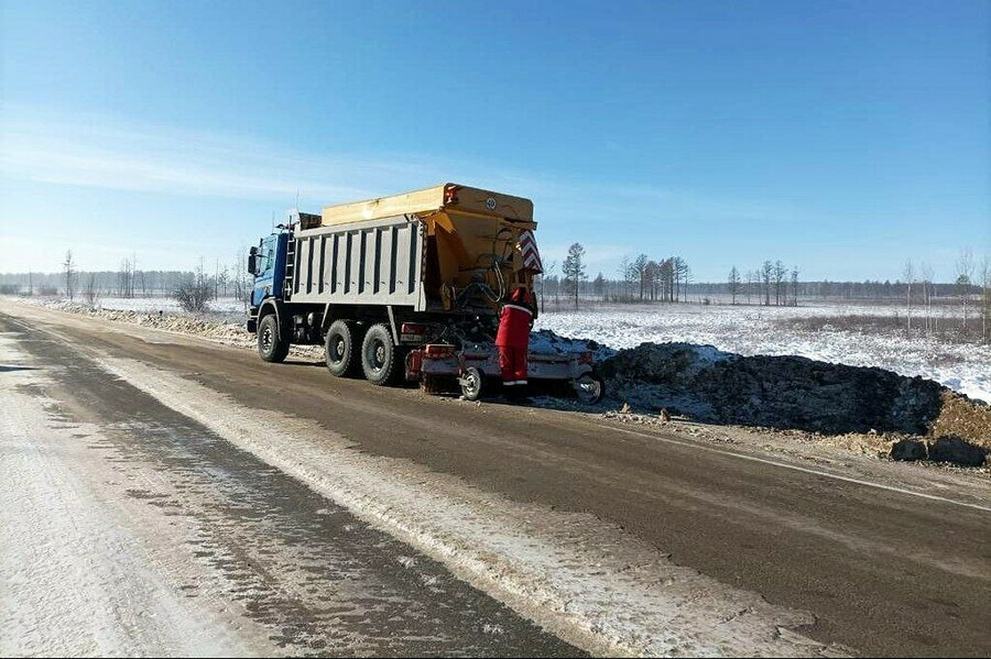 В Приамурье водитель записал видеообращение о гололеде на трассе Амур Прокуратура мгновенно организовала очистку 