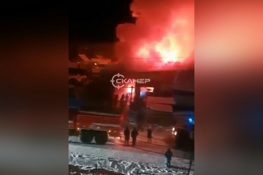 На севере Приамурья полностью сгорел пункт технического осмотра видео 