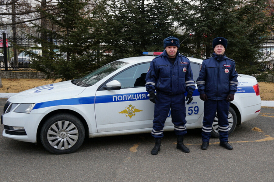 Амурские сотрудники ДПС помогли спасти жизнь тяжелобольной женщине 