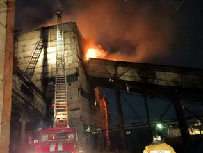 Шесть пожарных машин выезжали на углеподачу Райчихинской ГРЭС тушить сильнейший пожар фото видео