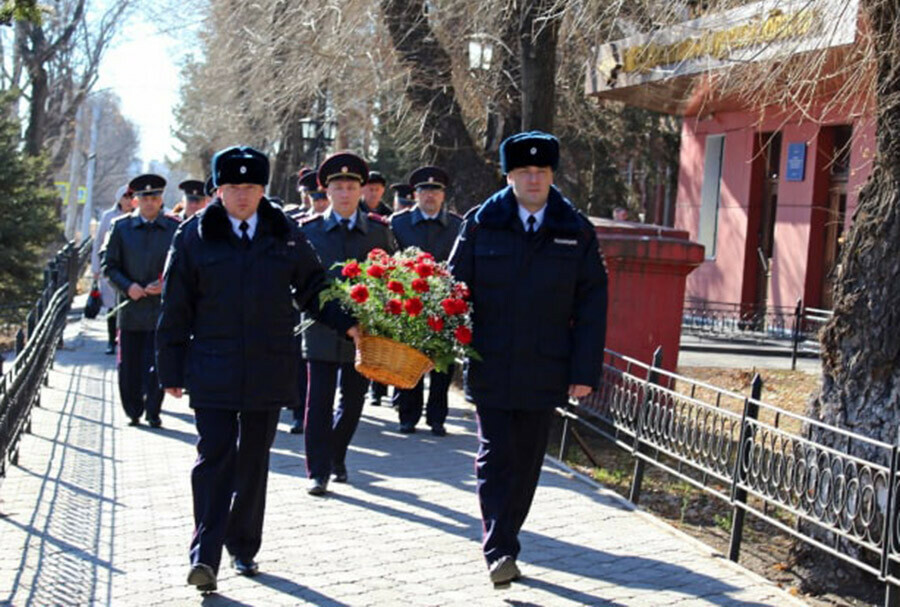В УМВД России по Амурской области почтили память о погибших сотрудниках фото