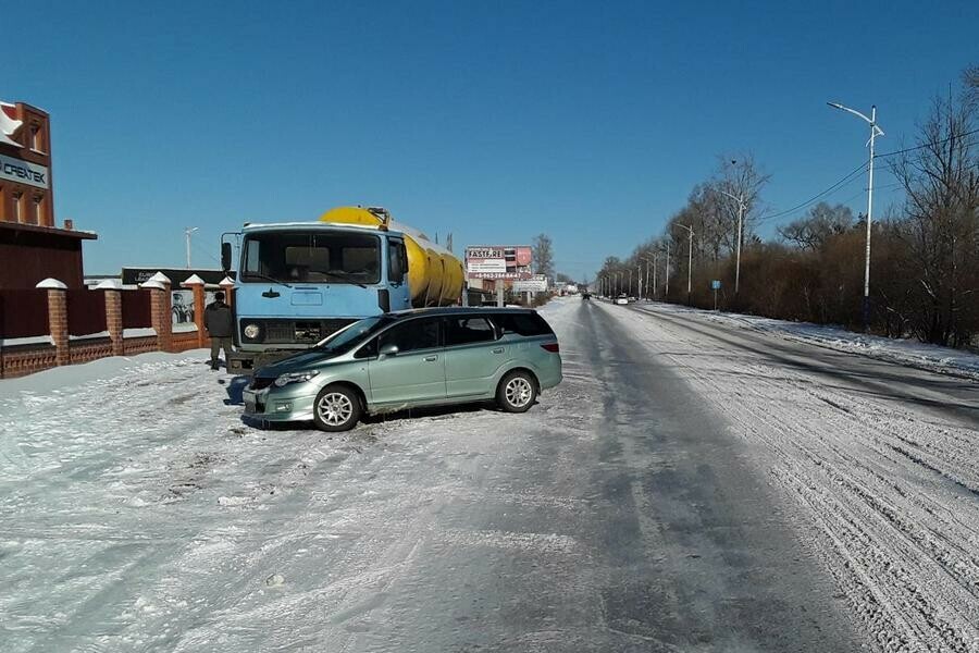 В амурской полиции рассказали подробности ДТП в котором сотрудник ГИБДД спас мужчину от летевшей на них иномарки