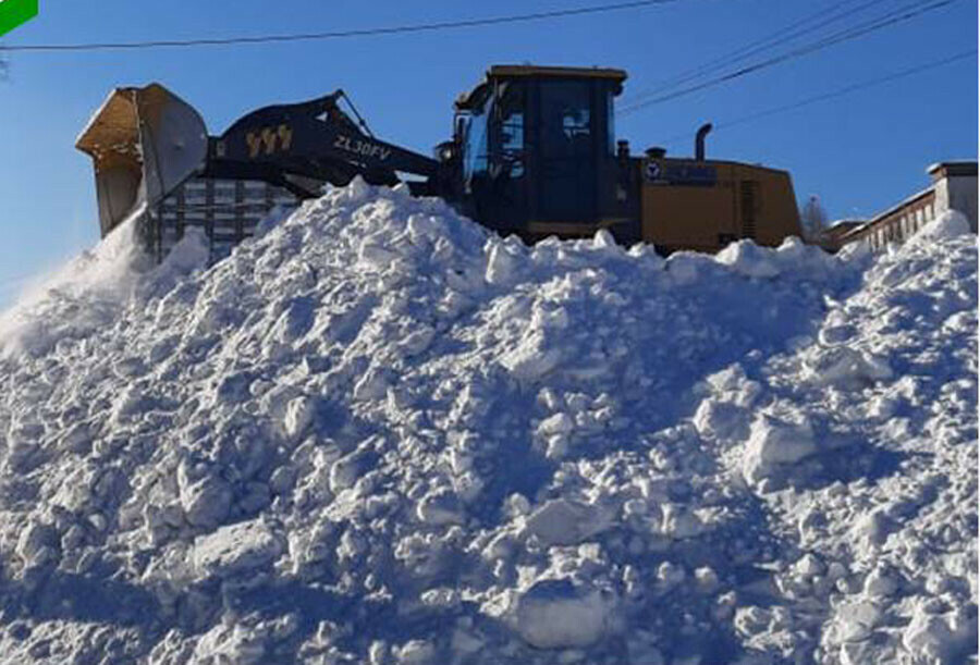 В Тынде строят горку из 1 500 кубометров искусственного снега