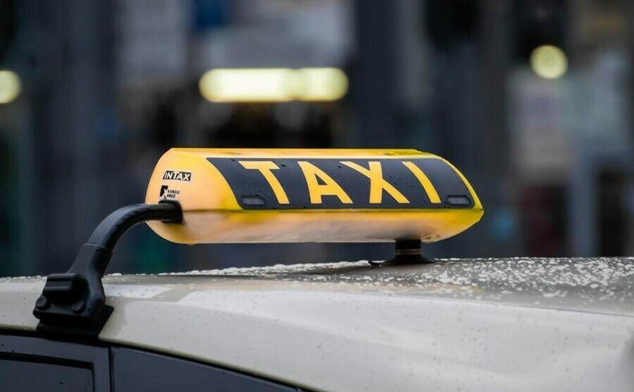 Популярный таксиперевозчик теперь не сможет набирать водителей без лицензии
