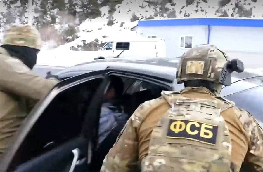 Снаряды мины взрывчатка ФСБ задержала в российских регионах около 70 подпольных оружейников