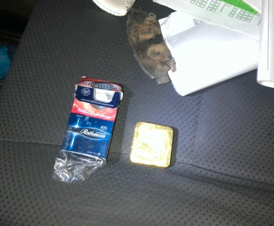 В Амурской области сотрудники ФСБ нашли золото в машине