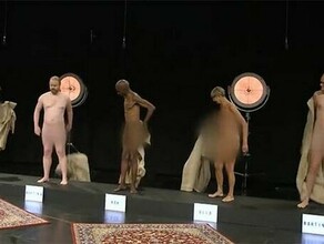 В Дании на детском ТВ взрослые устроили стриптиз видео