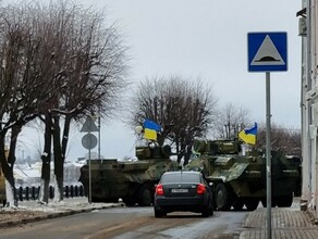 В Твери жители озадачены появлением в городе техники с флагами Украины Им сказали это съемки фильма