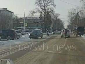 В Свободном водитель столкнулся с похоронным автобусом