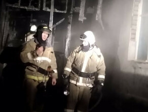 В Архаре пожарные спасли из огня мать и  троих детей