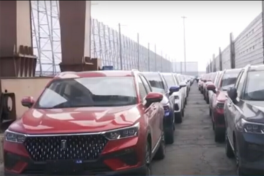 В Россию из Китая впервые вывезли партию семиместных китайских спорткаров