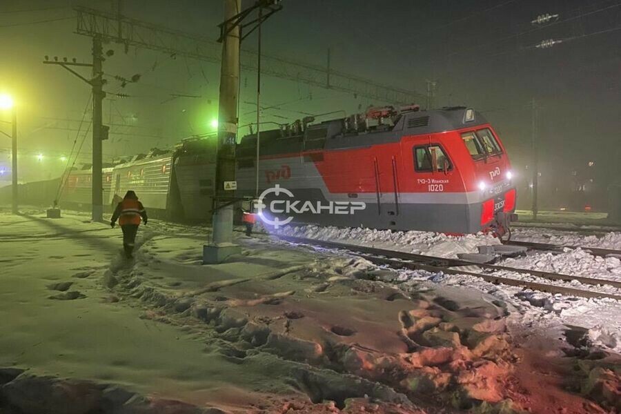 В Амурской области произошел сход локомотива и двух вагонов фото 