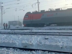 В Магдагачи восстановлено движение на путях после схода локомотива Работы велись на сильном морозе