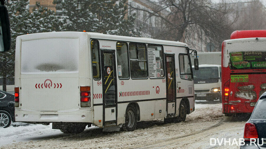 В Хабаровске водитель автобуса спас пассажира на которого никто не обратил внимание