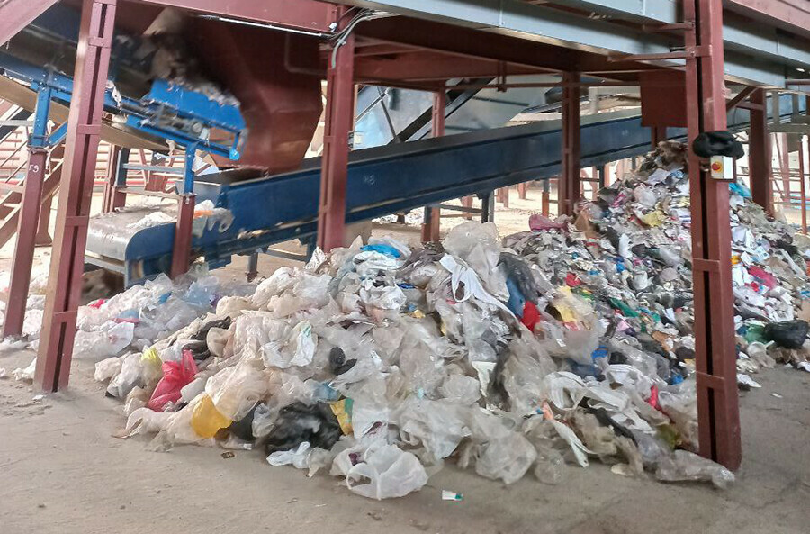 Не хватает рабочих все этапы переработки мусора на БлагЭко оценили сотрудники амурского министерства фото