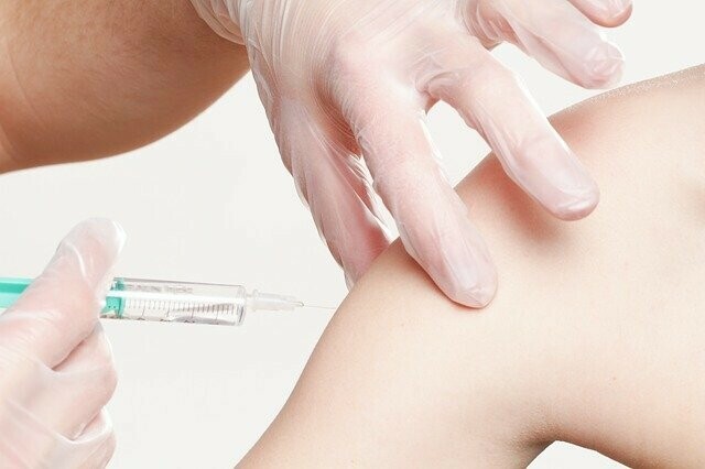 Мобильные пункты бесплатной вакцинации от гриппа развернут в разных частях города Адреса
