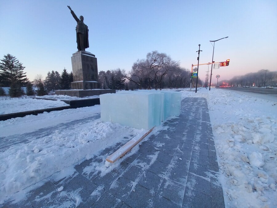 Время праздника Благовещенск готовится встречать Новый год фото