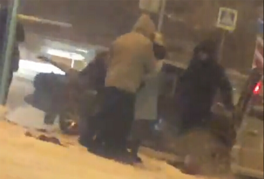В ДТП в Тынде пострадали четыре несовершеннолетние девушки и взрослый мужчина видео