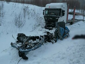 Выезд на встречную полосу на трассе Амур в Амурской области закончился трагедией