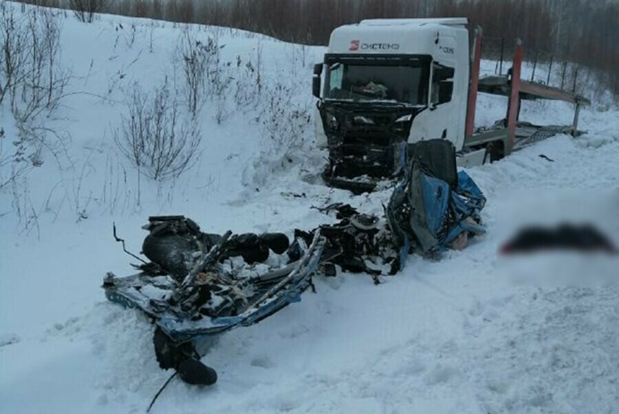 Выезд на встречную полосу на трассе Амур в Амурской области закончился трагедией