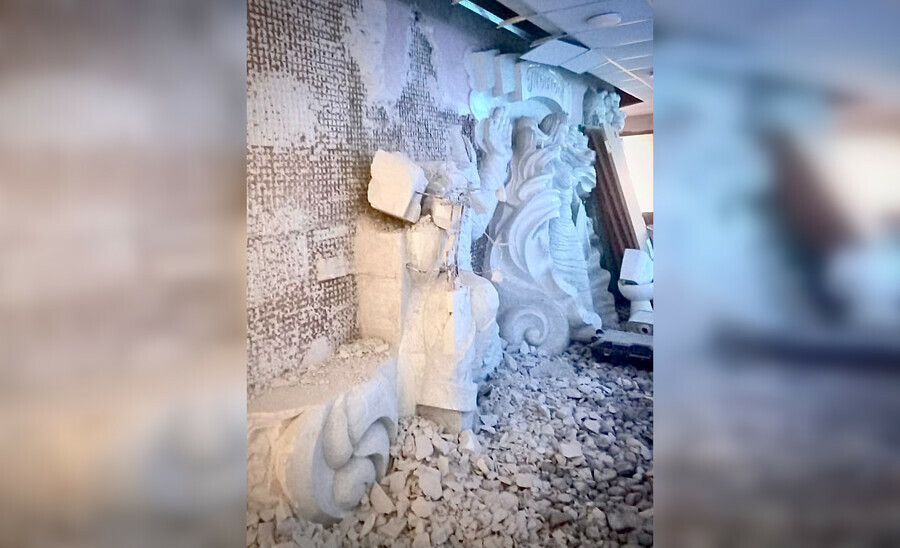 В Тынде разрушили уникальную скульптурную композицию