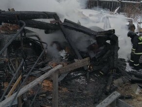 В одном из сел Амурской области дотла сгорел гараж в котором был автомобиль фото