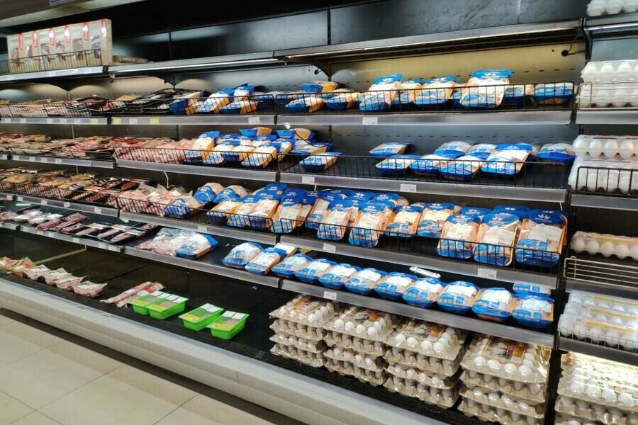 С прилавков магазинов Благовещенска исчезла охлажденная продукция Амурского бройлера