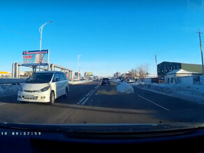 В Благовещенске из грузовика выпала тонна сои 