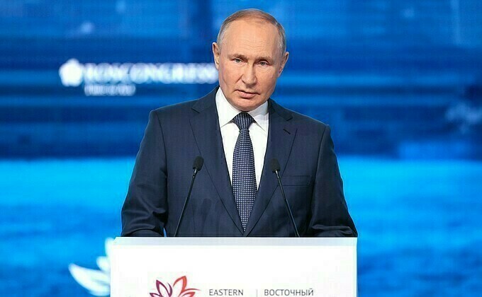 На развитие Дальнего Востока Путин предложил выделить отдельно сто миллиардов рублей