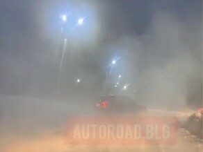 Изза коммунальной аварии превратившей дорогу в реку несколько зданий Благовещенска остались без воды