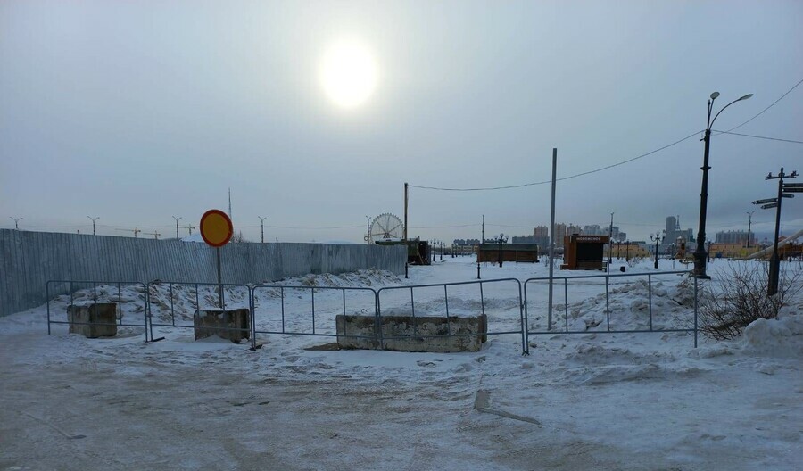 В Благовещенске закрыли перекресток в центре города и вновь скорректировали схему движения