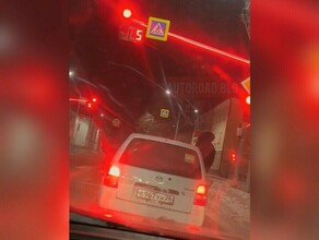 Водителя автомобиля из окон которого высовывались пассажиры нашли полицейские в Благовещенске 