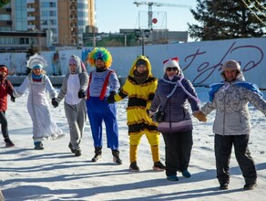 Кони зайцы и Дед Морозы пробежались по набережной Благовещенска 1 января