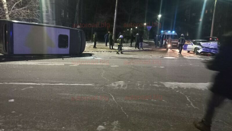 Водитель машины врезавшейся в рейсовый автобус скрылся с места ДТП в Благовещенске