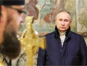 Путин встретил Рождество в Благовещенском соборе На службе он был один