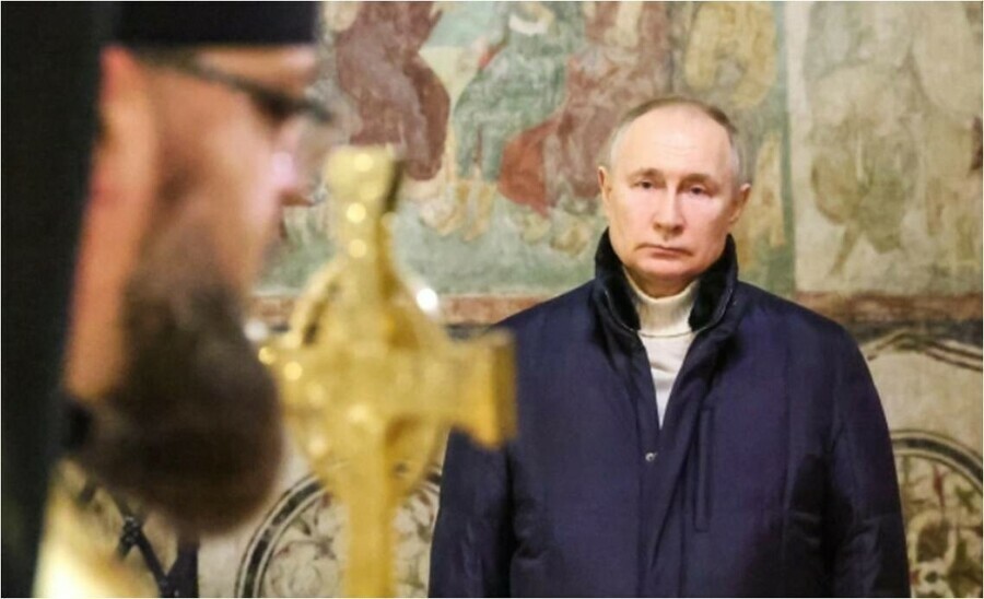 Путин встретил Рождество в Благовещенском соборе На службе он был один