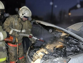 В Белогорске под утро 7 января с разницей в три часа сгорело два автомобиля