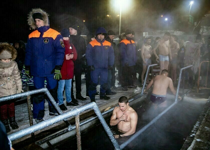 Власти Белогорска после опроса в соцсетях отказались от организации традиционных крещенских купаний