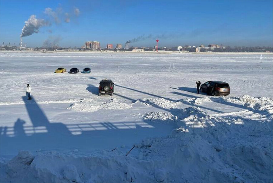 Жители Хэйхэ не могут любоваться Амуром изза дыма идущего из трубы благовещенского предприятия